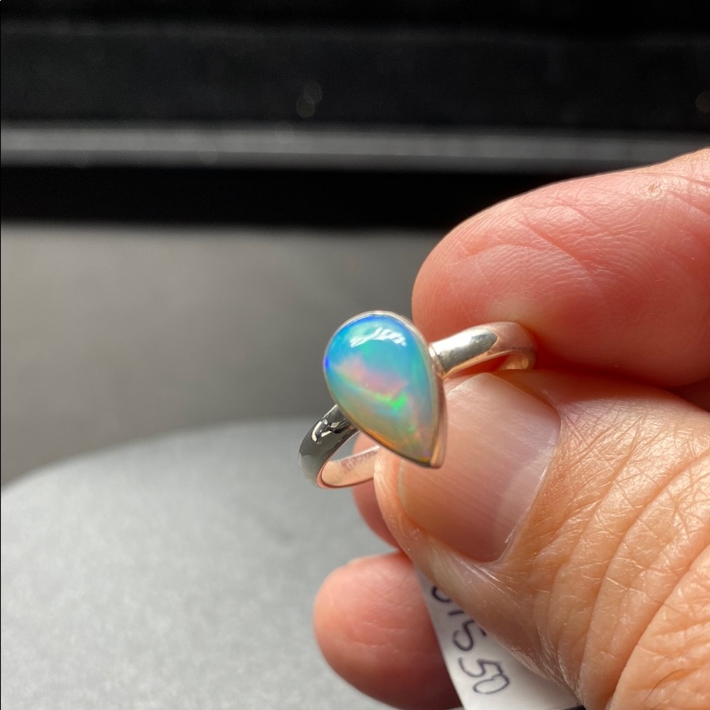 Ethiopian Opal Ring Size 9 in Solid Sterling Silver 925 - Picture 6 of 8